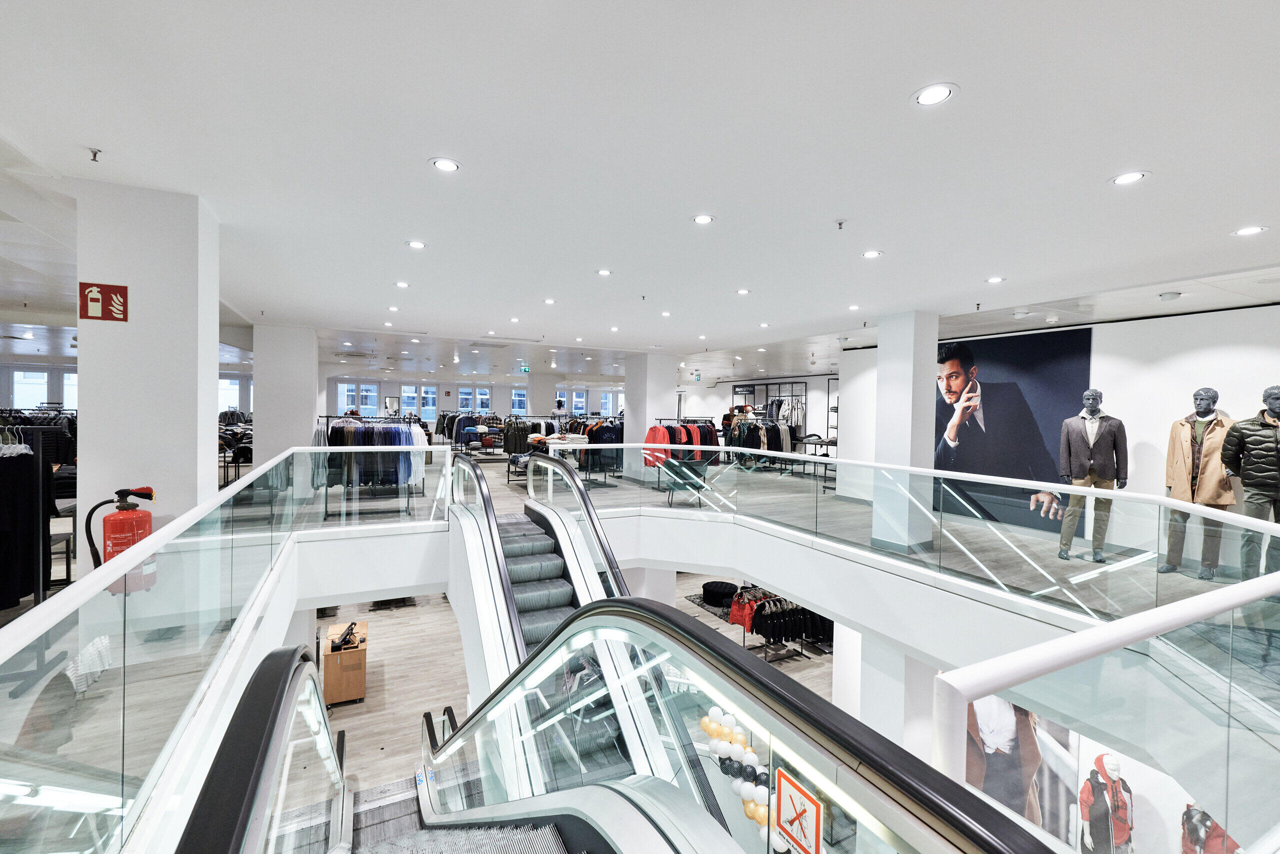 Aachener übernimmt Karstadt/Kaufhof-Filialen: Eröffnung in Nürnberg ...