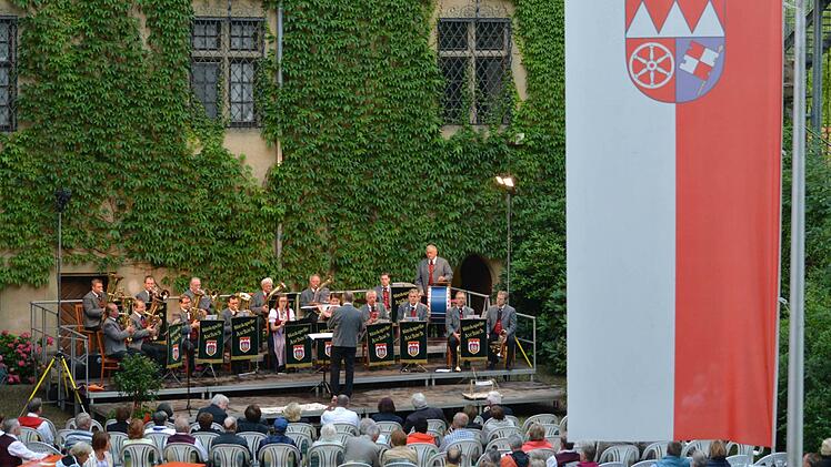 Blaskapelle Aschach unter der Leitung von Walter Borst