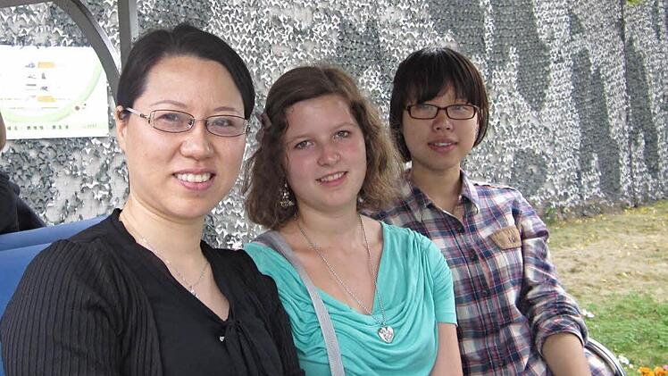 Joy, Anna und Mutter von Joy (von rechts), Foto: privat