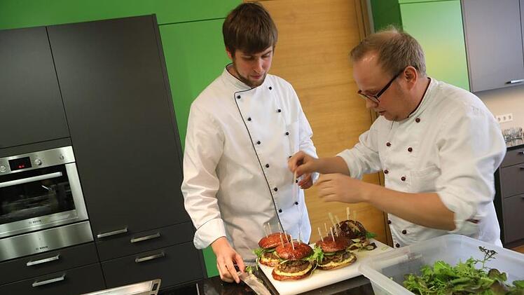Impressionen vom Oberfranken-Burger-Wettbewerb im Kulmbacher Mupäz Foto: Barbara Herbst