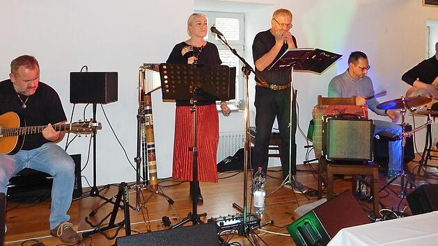 F&uuml;r Furore sorgte die Jazzband "Seven of nine" aus Karlsbad. Foto: Horst Wunner