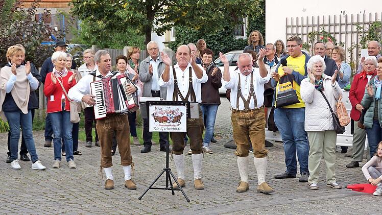 Auch "Die Gschrubbdn" sorgten in Kemmern für gute Laune. Foto: Johannes Michel