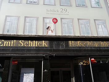 Stolzer Name, der nur noch Erinnerung ist: Hofschlachter Emil Schlick im Coburger Steinweg.Fotos: Jochen Berger