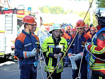 Die Feuerwehrjugendlichen in G&ouml;&szlig;weinstein in Aktion Foto: privat