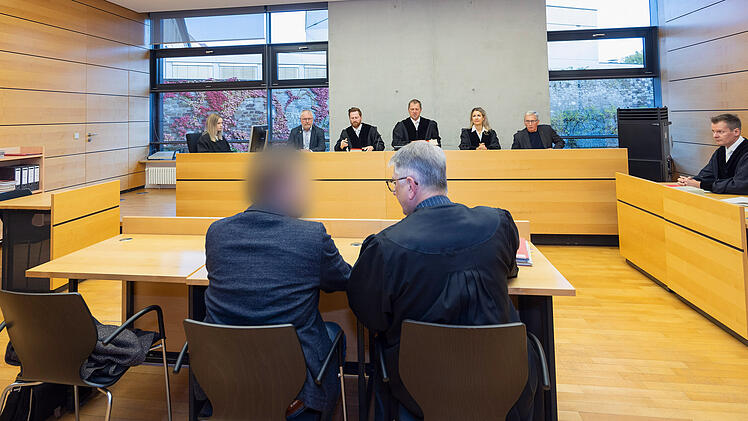 Freizeitpark-Geschäftsführer wegen Betrugs vor Gericht