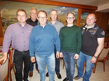 Der neu gew&auml;hlte CSU-Vorstand des CSU-Ortsverbands G&ouml;&szlig;weinstein: (von links) Siegfried Hutzler, Heinz Arnold, Hans Heckel, Manfred H&auml;nchen, Matthias Wendler und Alexander Daut.  Foto: Thomas Weichert