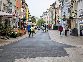 Frisch asphaltierte Straße in Schweinfurt