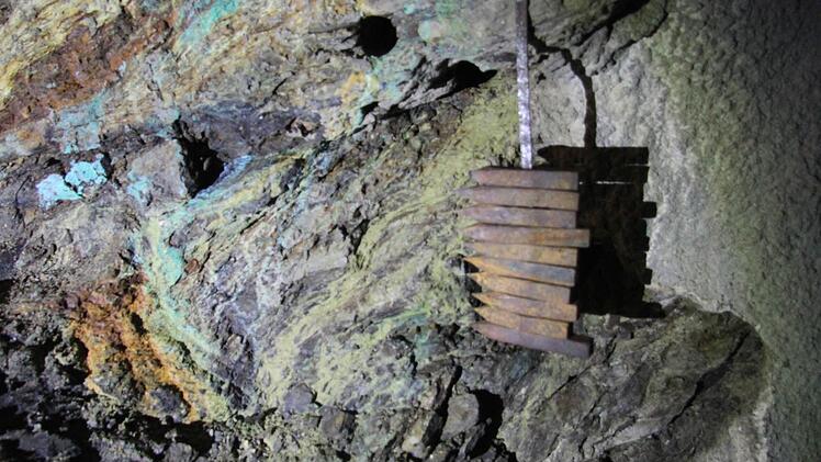 einem Zehnerpack an Eisen gingen die Bergleute in den Stollen - wenn die Eisen stumpf waren, war die Schicht vorüber. Foto: Sonny Adam