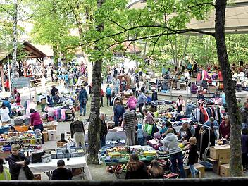 Wenn das Wetter mitspielt, ist das Gelände am Weihersbach ideal für den Trödelmarkt.  Foto: Richard Sänger