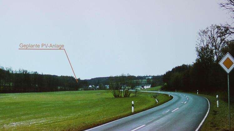 Das Gelände für die geplante PV-Anlage ...