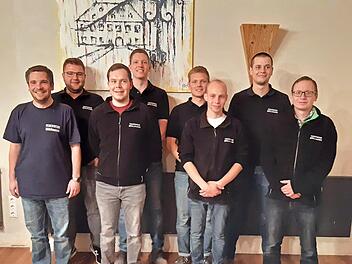 Der neue Vorstand der M&uuml;hlhausener Wehr (von links): Erster Kommandant Stephan Vogel, zweiter Kommandant Lukas Huthansl, zweiter Vorsitzender Jonas Hartenfels, Erster Vorsitzender Florian Pickel, Kassenpr&uuml;fer Tobias Pickel und Michael Jakob, Kassier Jan Hartenfels und Schriftf&uuml;hrer Helmut Derrer