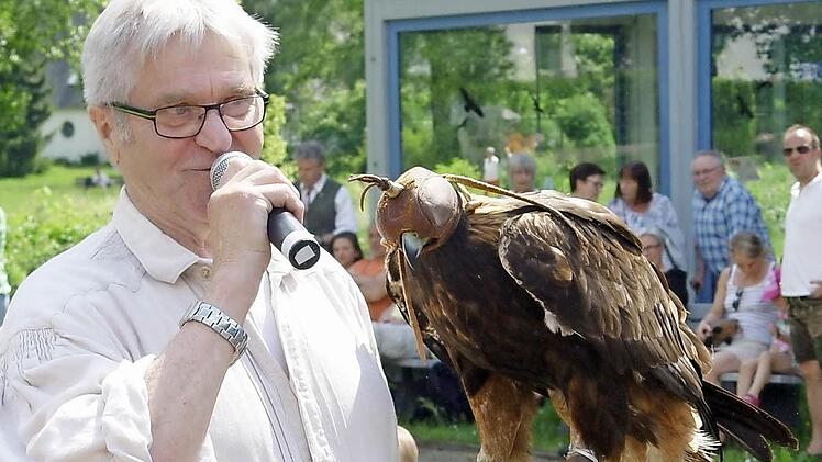 Gut kamen bei den Besuchern die Falkner-Vorführungen an. Foto: Brigitta Kemoe-Wolf