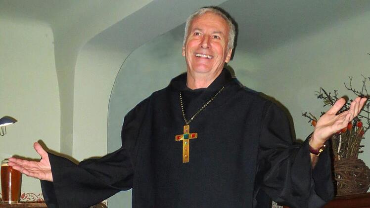 Wolfgang Reichmann als Abt Wolfram  Foto: Sibylle Kretzschmar