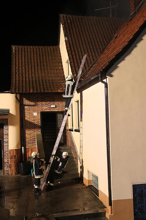 Dachstuhlbrand in Grub am Forst