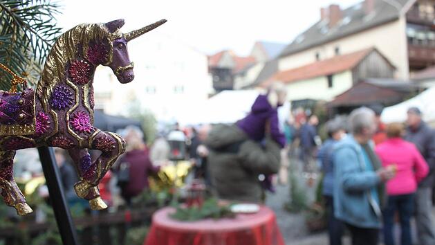 Zauberhafte Weihnachts- und Adventsdekorationen, aber auch Geschenkideen gab es beim ersten Eggenbacher "Weihnachtszauber" am Wochenende.  Fotos: Popp