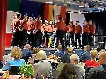 Der Bergsteigerchor „Cima Verde“ aus dem malerischen Cavedine-Tal im Trentino war zu Besuch in Eggolsheim.