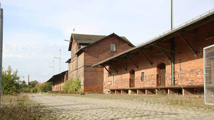 Der Campus-Bau auf dem Güterbahnhofsareal - hier aufgenommen vom Parkdeck des "Fritz"-Einkaufszentrums aus - rückt näher.
