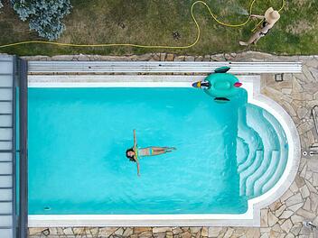 Fr&auml;nkische Gemeinde Bad K&ouml;nigshofen als Vorbild: Stehen private Pools und Planschbecken vor dem Aus?