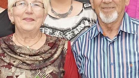 Monika und Rainer Kochel sind seit 50 Jahren ein Ehepaar. Im Hintergrund Tochter Beate Müller Foto: Karl-Heinz Hofmann