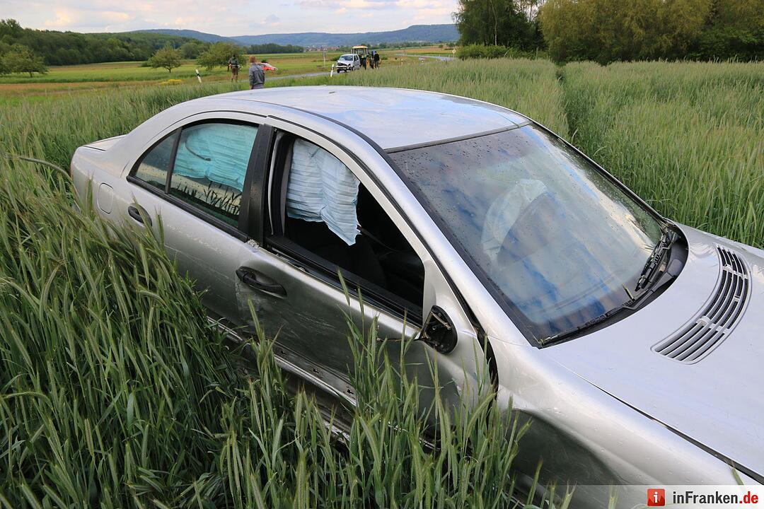 Zwei Autos kollidieren bei Eggolsheim
