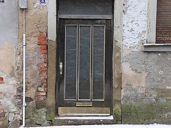 Leer stehende Häuser, wie in Münnerstadt, gehören inzwischen zum Ortsbild. Doch wenn jetzt nichts gegen den Leerstand unternommen wird, ist es vielleicht bald zu spät und die Ortskerne sterben aus. Fotos: Martina Straub