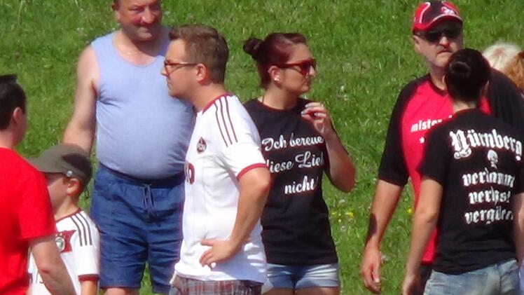 Der 1. FC Nürnberg konnte seine Fans im Waldstadion in Weismain beim Testspiel gegen den FC Valencia begeistern. Foto: Timo Weith