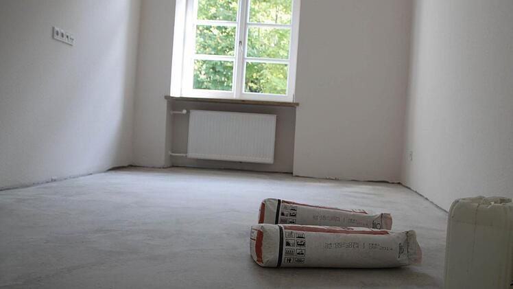 Im Obergeschoss befinden sich fünf Suiten.