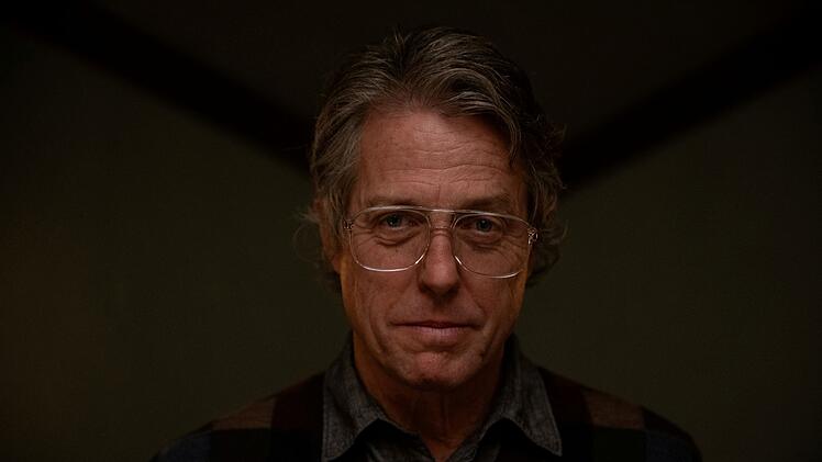 Hugh Grant in ungewohnt düsterer Rolle: In "Heretic" spielt der einstige Sonnyboy einen Psychopathen.