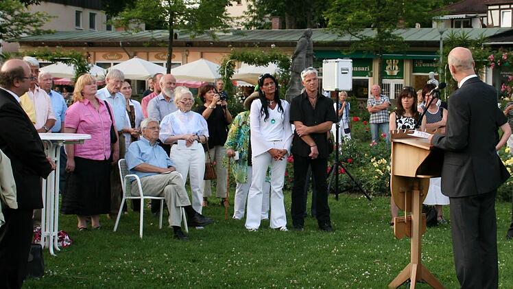 Ausstellungseröffnung mit OB Blankenburg.