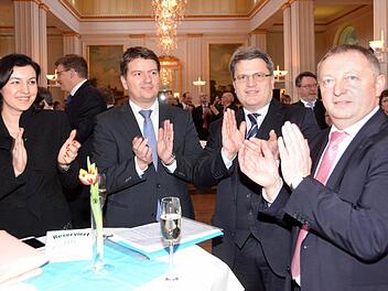 Dorothee Bär, Sandor Kirchner, Winfried Bausback und Thomas Bold beim Neujahrsempfang von CSU und Junger Union.  Foto: Peter Rauch