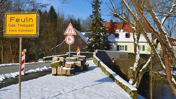 Die Feulner Brücke soll instandgesetzt werden. Die alten Sandsteine sollen mit verwendet werden. Foto: Dieter Hübner