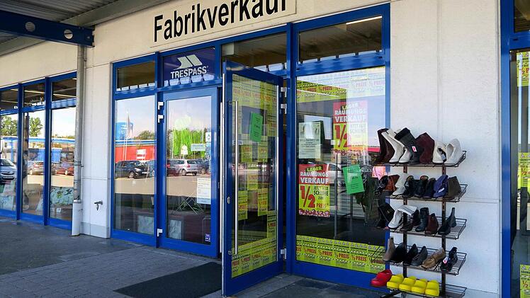 Bei Schuh Roman Degenhardt gibt es eine enorme Auswahl zu überschaubaren Preisen.