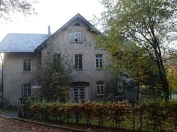 Die Rentei, ein Gebäude aus dem Jahr 1847,  soll saniert werden. Ein Förderantrag dafür wurde im Gemeinderat nach längerer Diskussion durchgewunken. K.- H. Hofmann