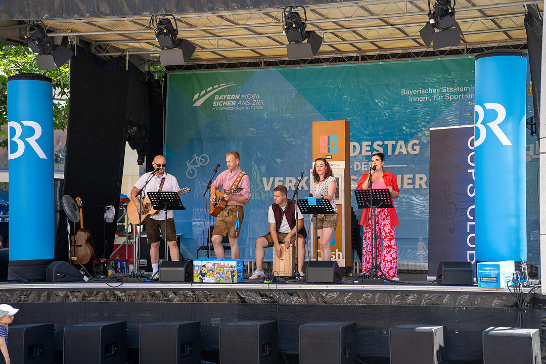 Motto: &bdquo;Sicherheit auf Landstra&szlig;en&ldquo;