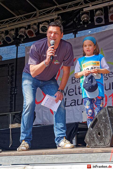 Weltkulturerbelauf 2017 in Bamberg: Der Zieleinlauf am Maxplatz