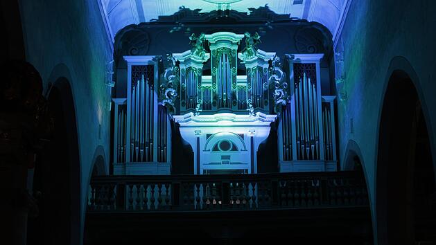 Lichtkünstler Thomas Leonard wird die Mellrichstädter Stadtpfarrkirche beim Abschlusskonzert mit Leuchtkörpern in Szene setzen. Foto: Thomas Leonard