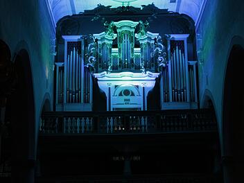 Lichtk&uuml;nstler Thomas Leonard wird die Mellrichst&auml;dter Stadtpfarrkirche beim Abschlusskonzert mit Leuchtk&ouml;rpern in Szene setzen. Foto: Thomas Leonard