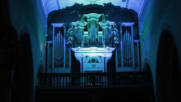 Lichtkünstler Thomas Leonard wird die Mellrichstädter Stadtpfarrkirche beim Abschlusskonzert mit Leuchtkörpern in Szene setzen. Foto: Thomas Leonard