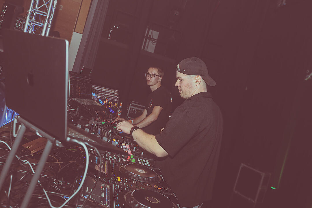 DJ INC & DJ NOSC