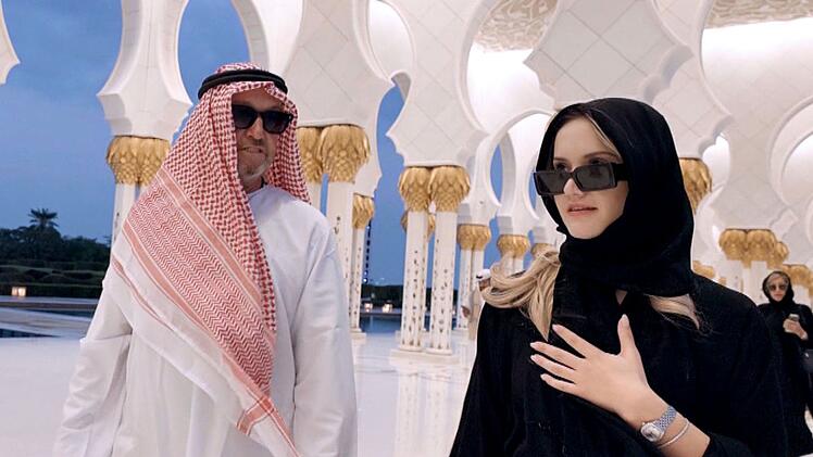 Die Geissens besuchen die Scheich-Zayid-Moschee in Abu Dhabi.
