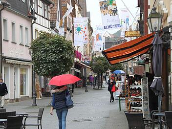 Mit Schuh Eck und Dörnhöfer Haushaltswaren schließen demnächst zwei Kulmbacher Traditionsgeschäfte. Damit verliert die Fußgängerzone ein Stück an Attraktivität. Fotos: Stephan Tiroch