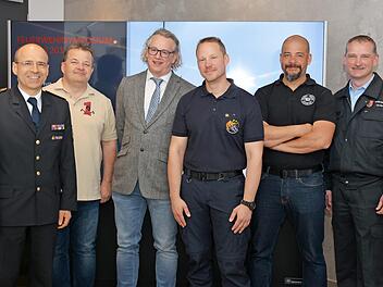 Die Referenten mit Kreisbrandrat Oliver Flake (r.) Foto: Feuerwehr Forchheim