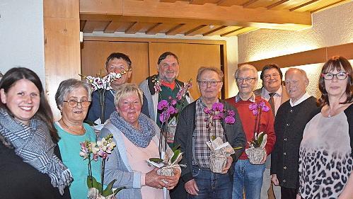 Schriftf&uuml;hrerin Sabrina Schmidt (von links) und die geehrten Mitglieder Margitte Bienlein, Wolfgang M&uuml;ller, Gudrun M&uuml;ller, Walter Barnickel, Adolf Jungkunz, Ehrenvorsitzender Georg Tannh&auml;user, Wolfgang F&ouml;rtsch, Ehrenmitglied Josef Beitzinger und Zweite Vorsitzende Michaela Welsch