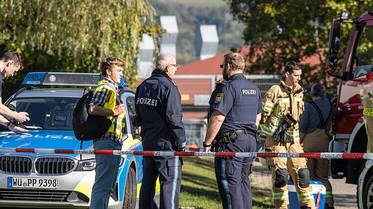 Schrecklicher Unfall auf Schulgelände: 11-jähriges Mädchen wird von Lastwagen überrollt und stirbt