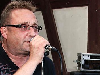 Reinhard Schmid setzt sich auch heute noch für "seine" Rattelsdorfer Basketballer ein.