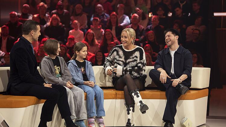 Ebenso pr&auml;sentieren Sarah Connor und Johannes Oerding erstmals ihr neues Duett "M&auml;rchen aus Hollywood".