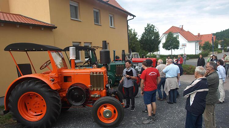 Die Bulldogfreunde begeisterten die Technikfreaks. Foto: Stefan Geiger