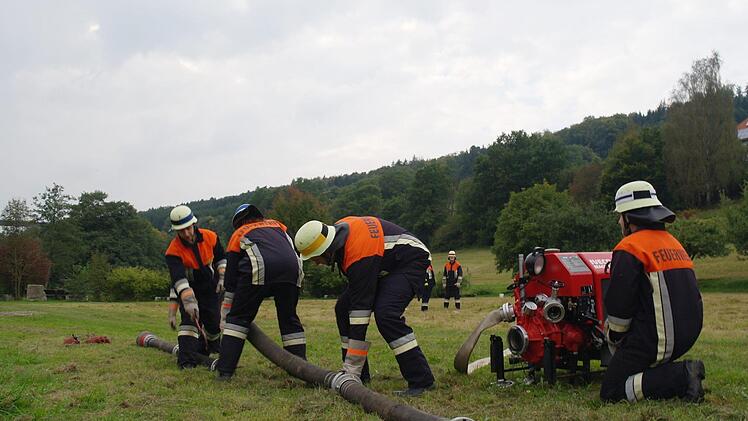 Die Speicherzer Feuerwehr übte zur  Leistungsprüfung "Gruppe im Löscheinsatz" im vergangenen Jahr.