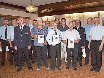 Die Feuerwehr Trieb ehrte ihre verdienten Mitglieder: Christian Dippold, Pascal Will, Johann Schratz, Benedikt Dippold, Josef Schratz, Jakob Scherer, Christoph Kolb, Gerhard Kastner, Nicole Dippold, Hermann Steinbach, Josef Persak, Achim W&ouml;rner, O...
