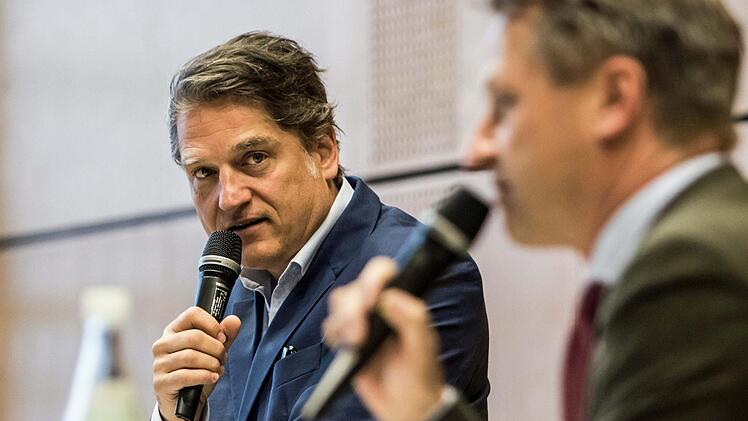 Jakob Augstein (links) und Nikolaus Blome in der Aula der Coburger HochschuleFoto: Jochen Berger